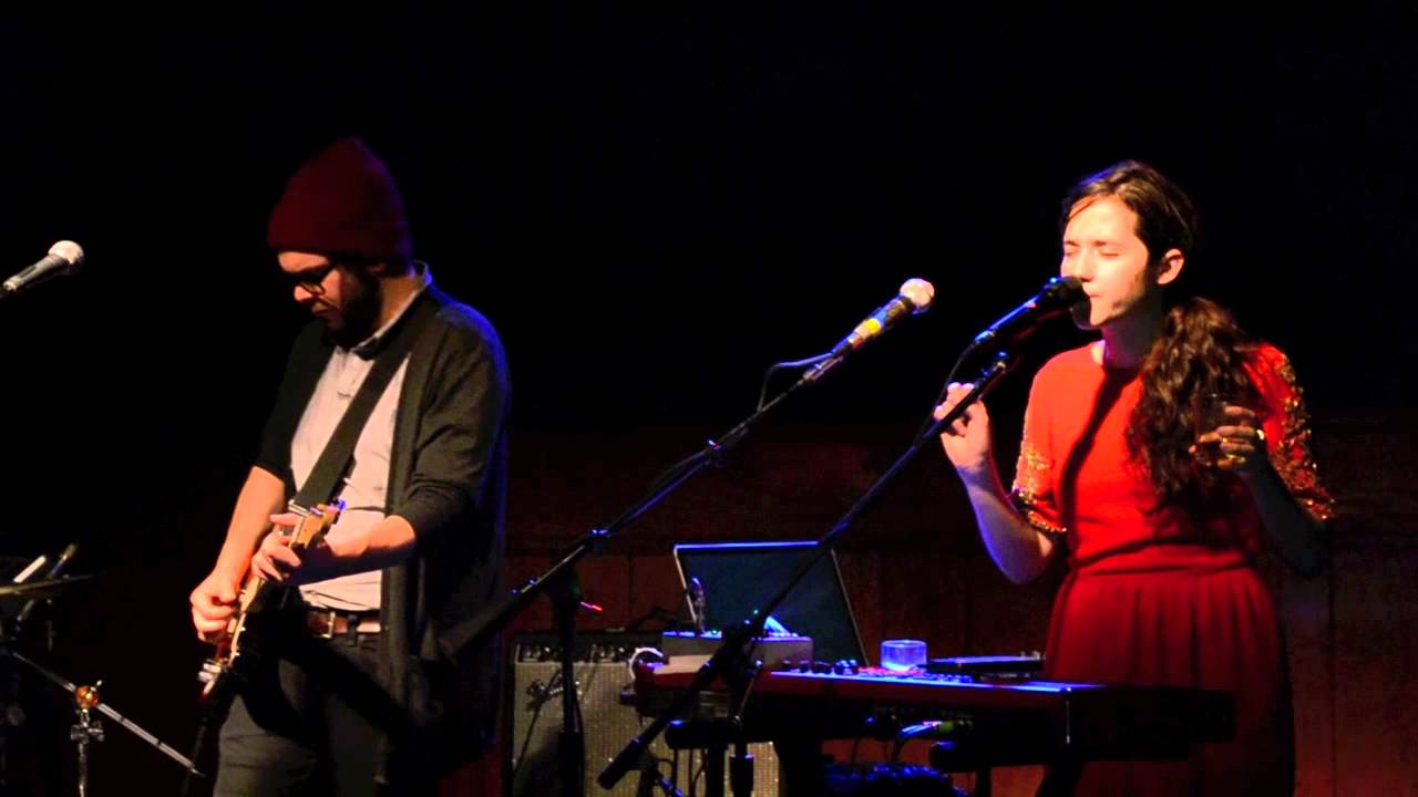 Ximena Sariñana-Las Huellas