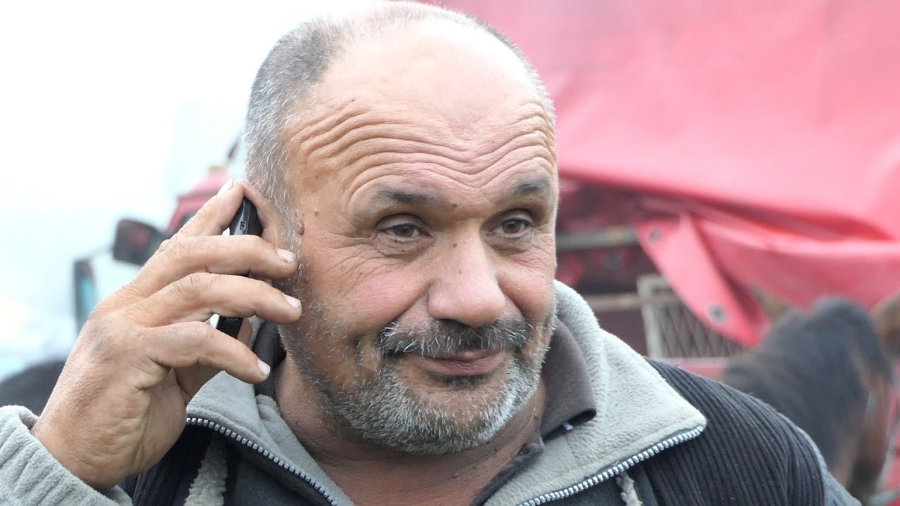 Zmaju od Šipova zazvonio telefon na derneku, a onda šou