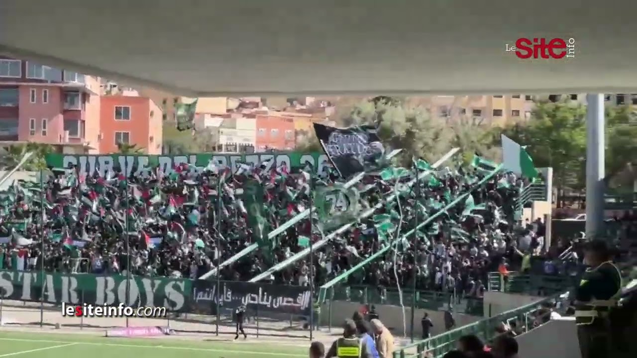 أعلام فلسطين تزين مدرجات جماهير رجاء بني ملال في مباراة القمة أمام الراك