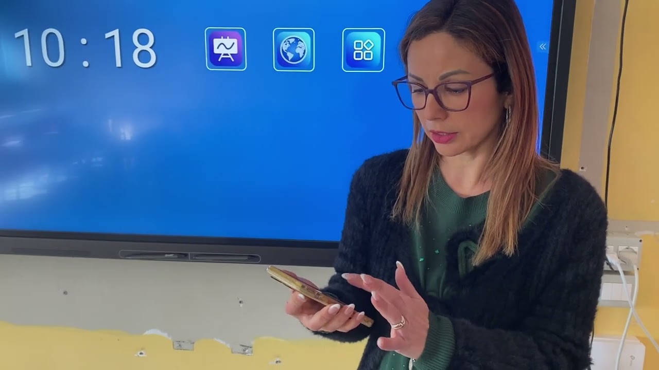 Condividere lo schermo dello smartphone sul monitor touch