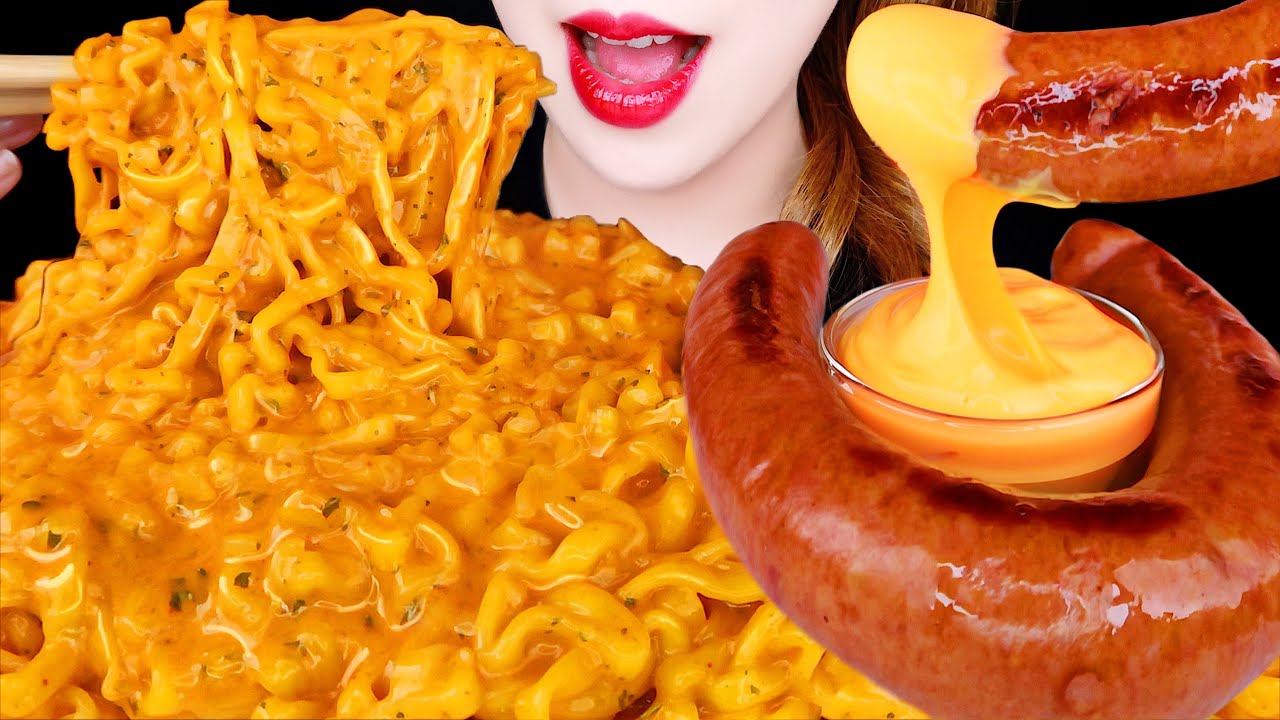 ASMR CHEESY CARBO FIRE NOODLES, KIELBASA SAUSAGE, CHEESE SAUCE EATING SOUNDS MUKBANG 먹방 咀嚼音