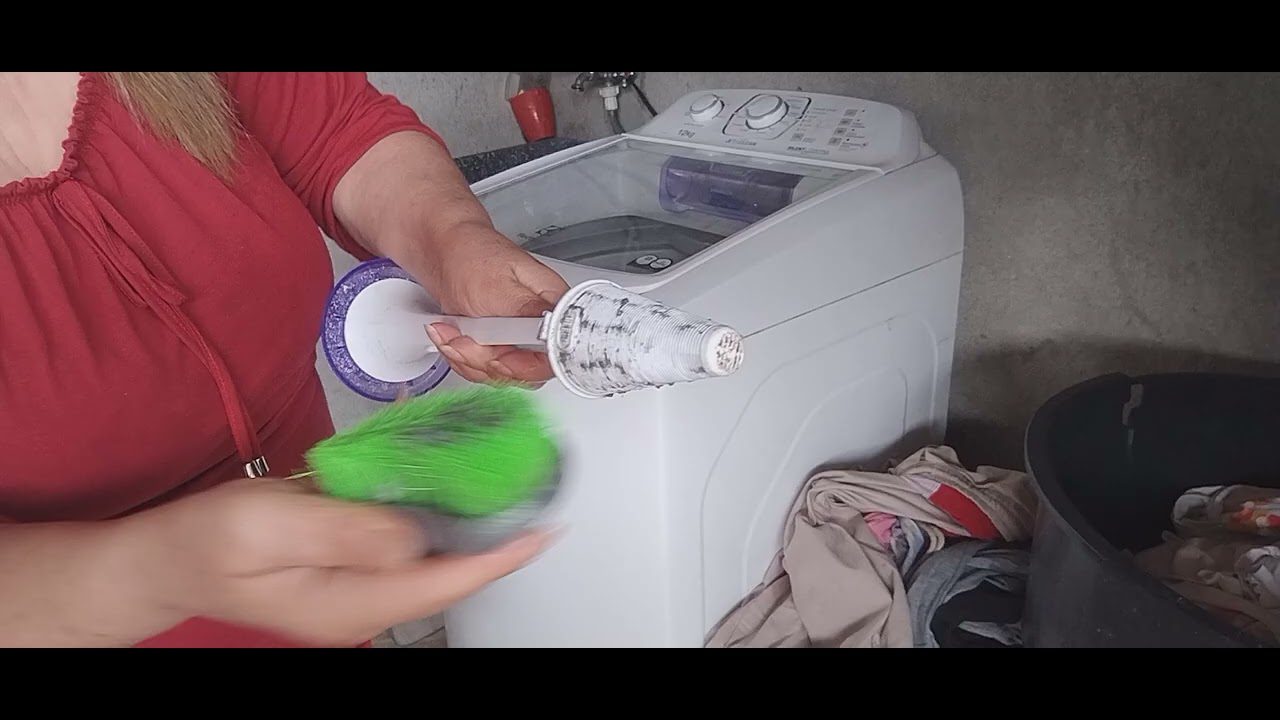 Limpeza no filtro da máquina de lavar 