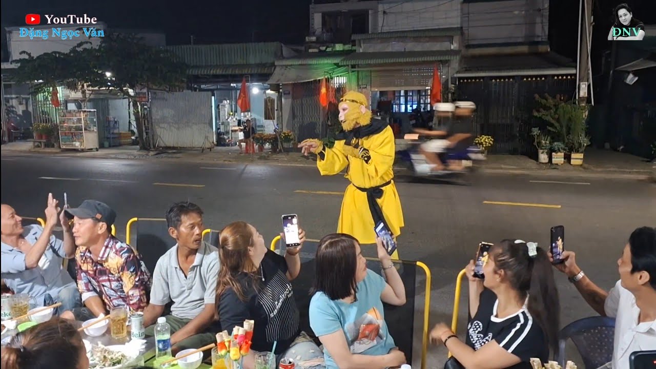 Cả tiệc bất ngờ Tôn Ngộ Không xuất hiện tại Cát Lái