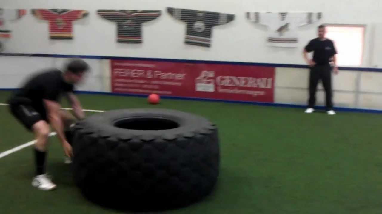 STRAUBING TIGERS - SEBASTIAN OSTERLOH - BEI SEINEM  WOD  IM VITADROM STRAUBING