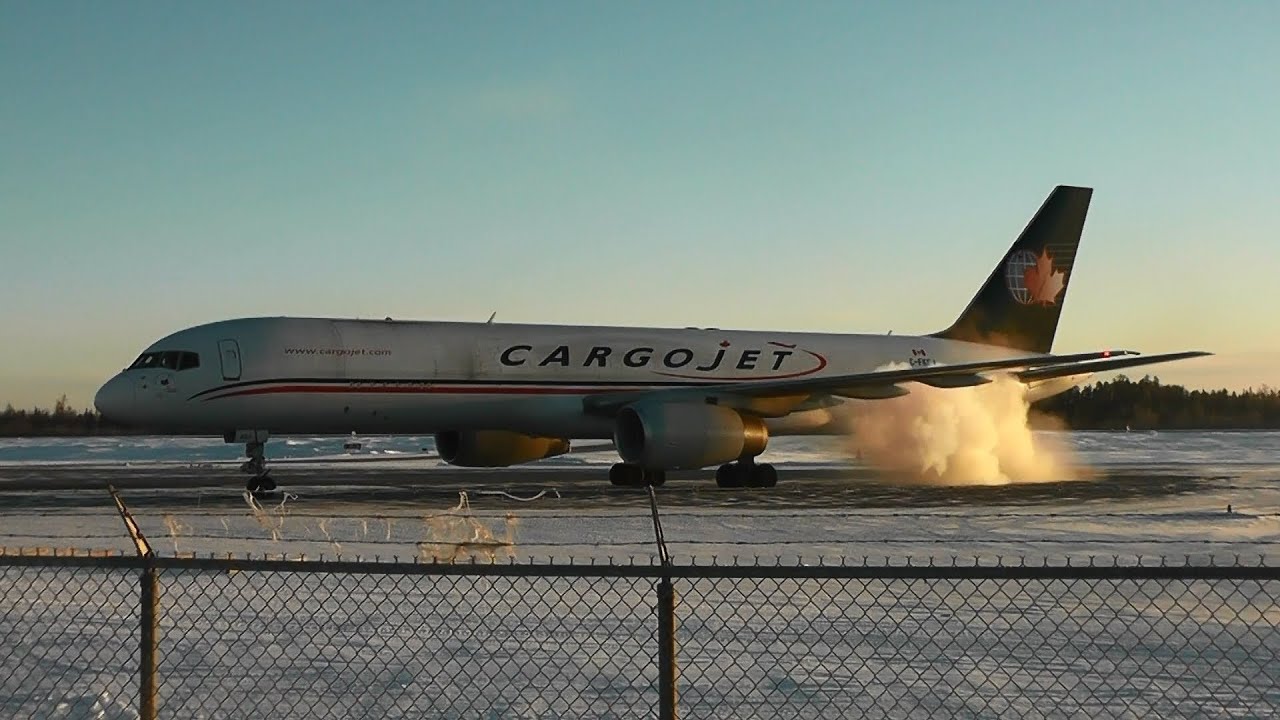 Cargojet | Boeing 757-200 | -23&deg;F engine start & take off | C-FKCJ | Val-d'Or (CYVO)