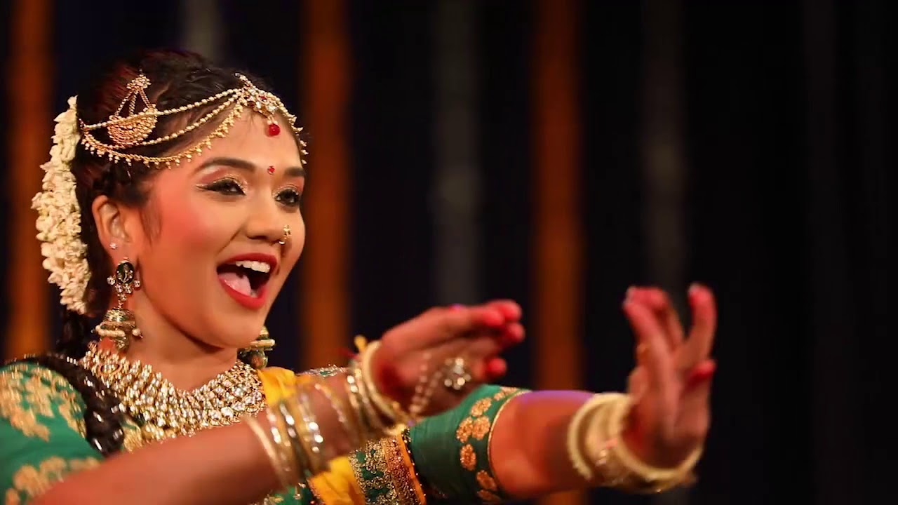 Samiksha's Manch Pravesh I Holi I Madhuban mein Radhika | Kathak