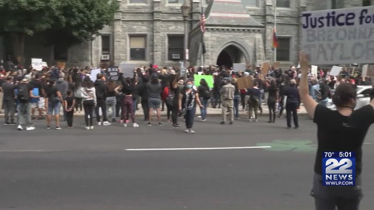 Protesters in Holyoke marching to stop police brutality