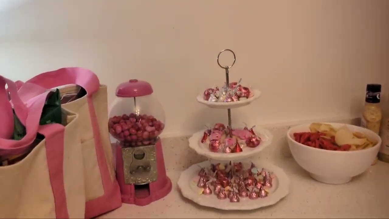 Decorating with THRIFTED DECOR. How I used what I bought at Goodwill/Savers. Valentine's Day edition