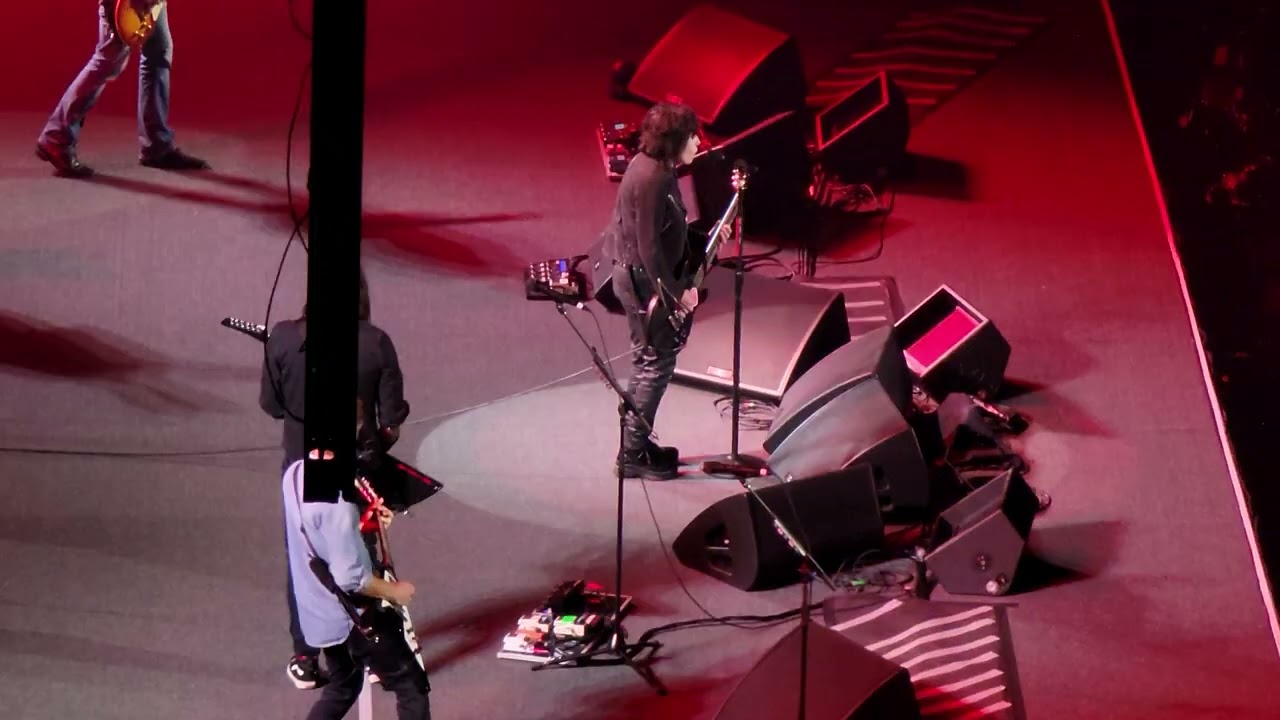 Foo Fighters, Joan Jett, Travis Barker - Cherry Bomb (Live) LA Forum 9-27-22