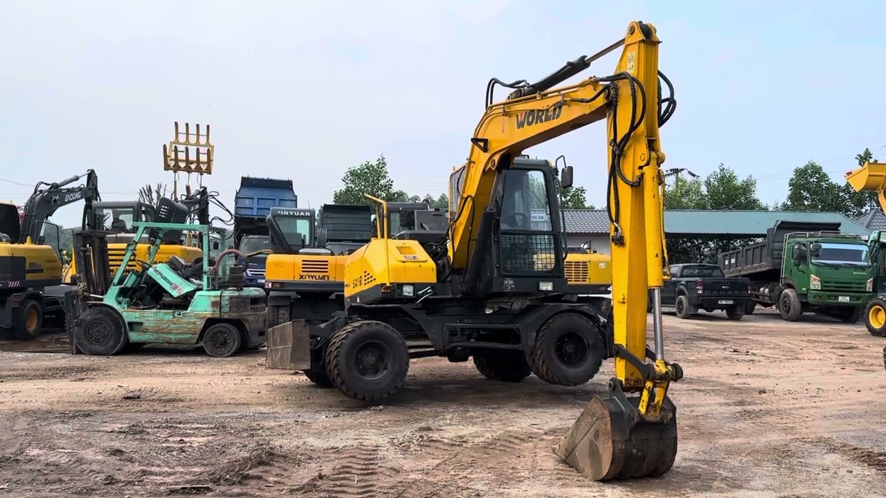 tập lái máy xúc bánh lốp 95 -2020 - ai mua e bán luôn haha 0968110299