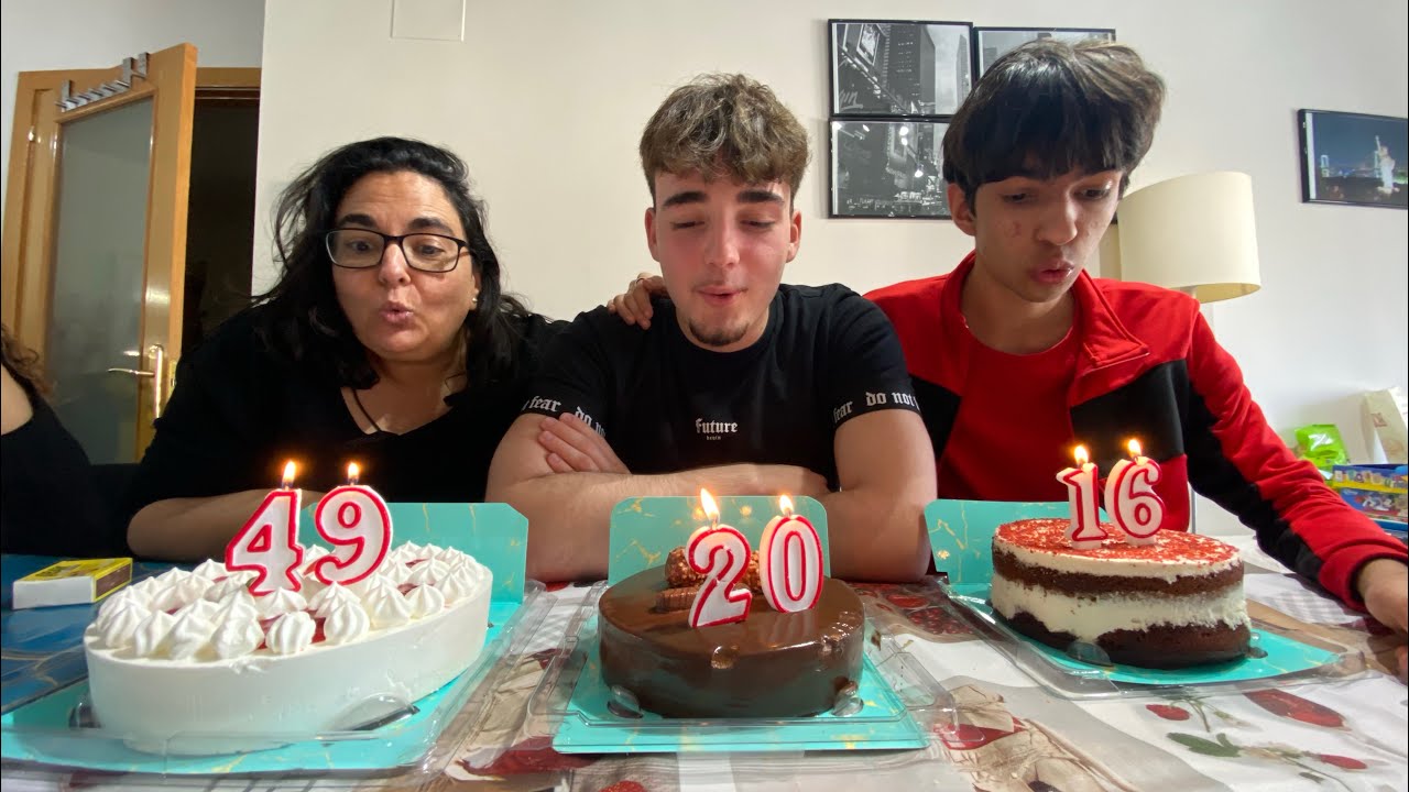 Celebrando El Cumple De Mi Madre, Mi Primo Y El Mío!
