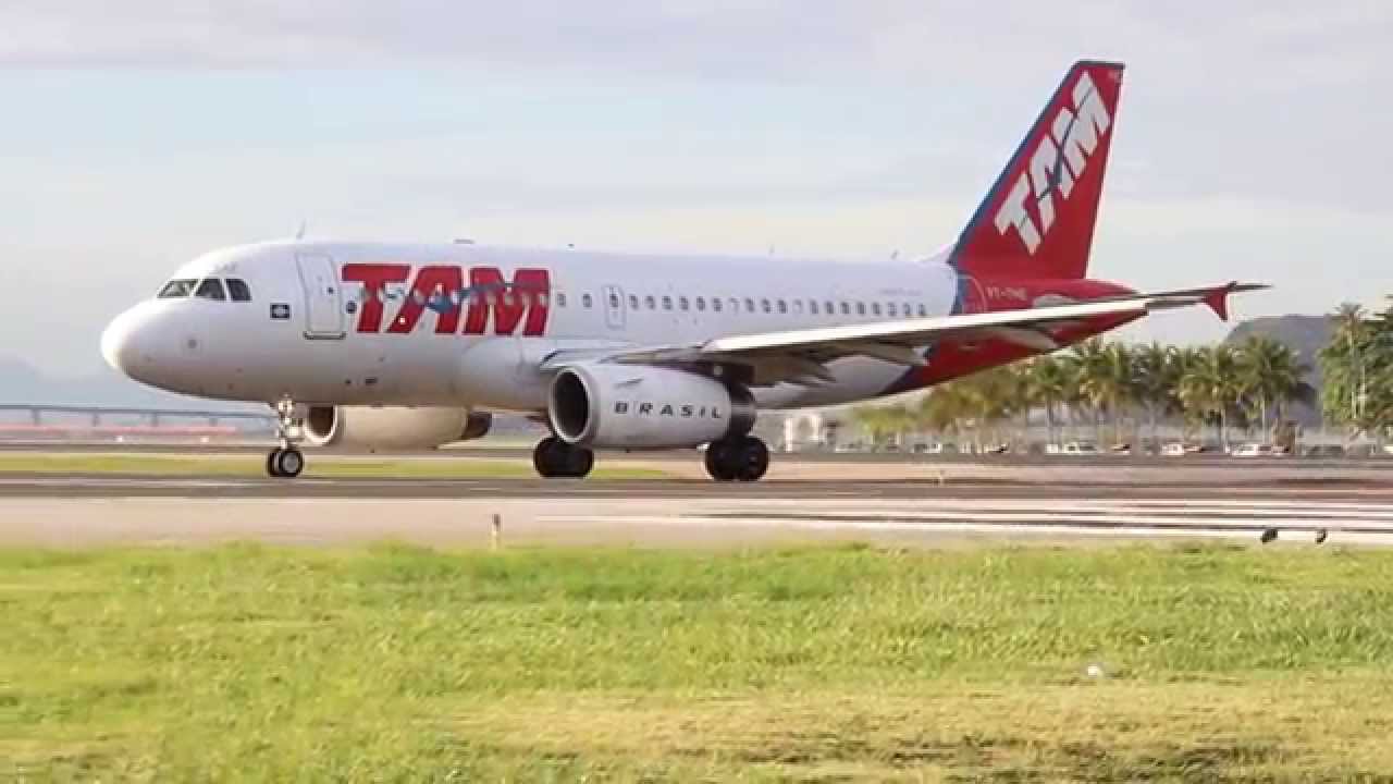 TAM LANDING AT SANTOS DUMONT AIRPORT SDU/SBRJ