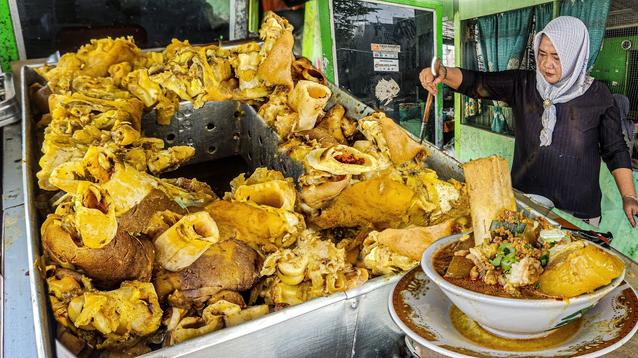 KAKI SAPI UKURAN JUMBO CUMA 20K ?? YNG ANTRI BANYAK PENJUALNYA KUWALAHAN - LONTONG KIKIL MBAK LIS