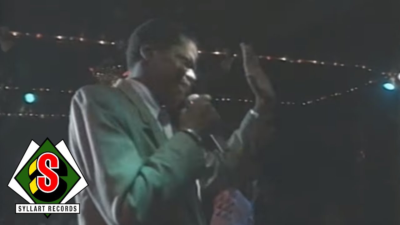 Africando - Mathiaky (feat. Pape Seck) [Live version]