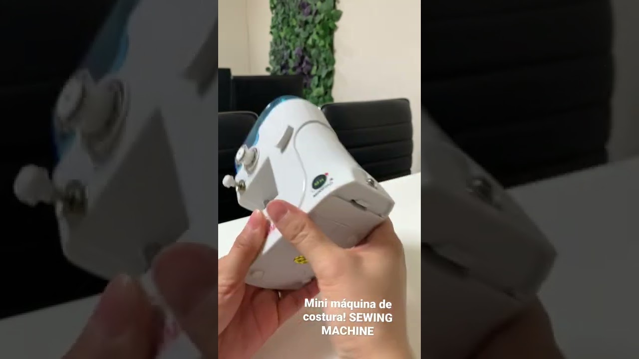 Mini máquina de costura. Sewing Machine. Funciona com 4 pilhas ou fonte de energia.