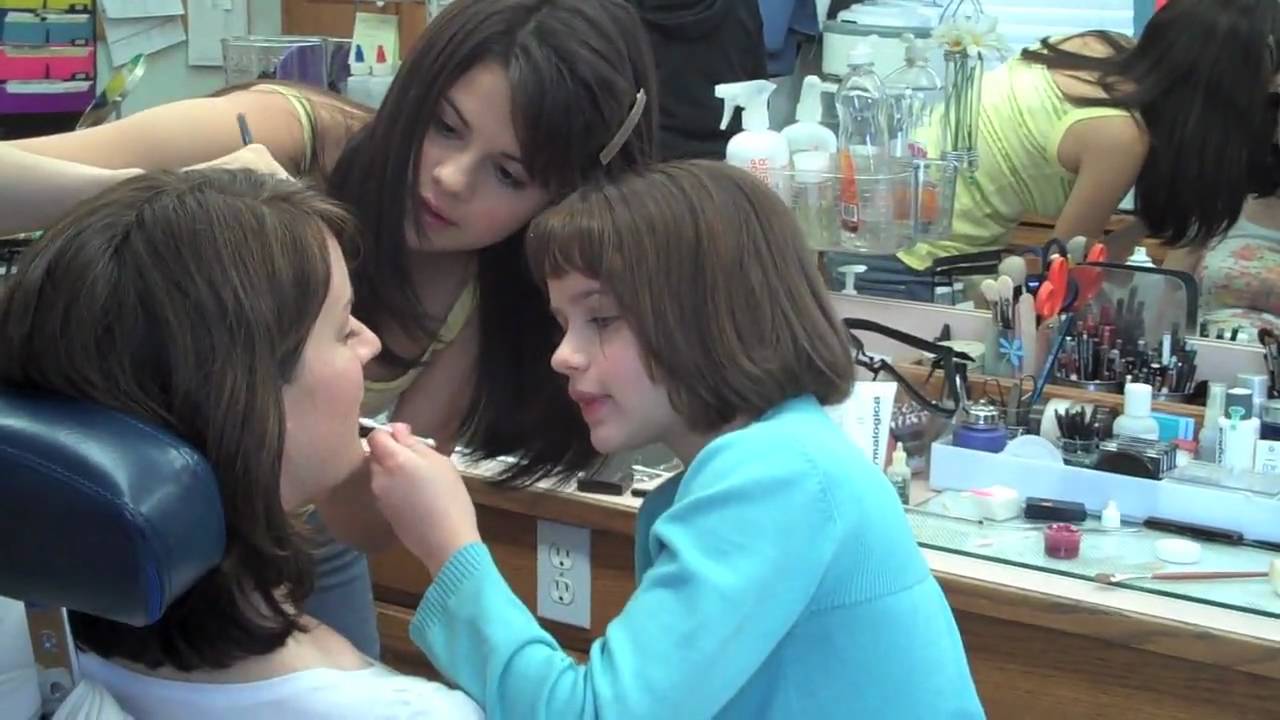 Selena Gomez & Joey King - Makeup Mania