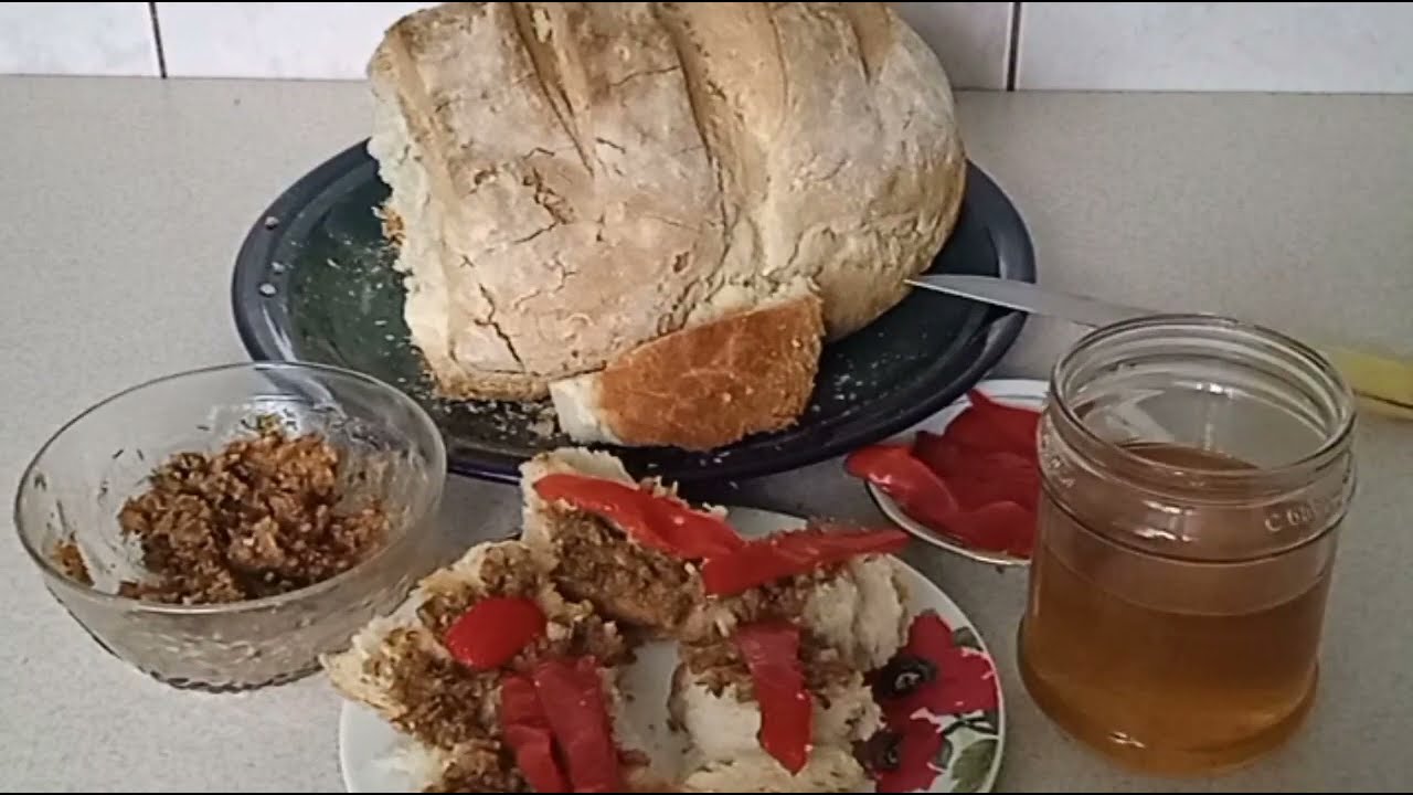Намазка из шкварок  с жаренным луком.