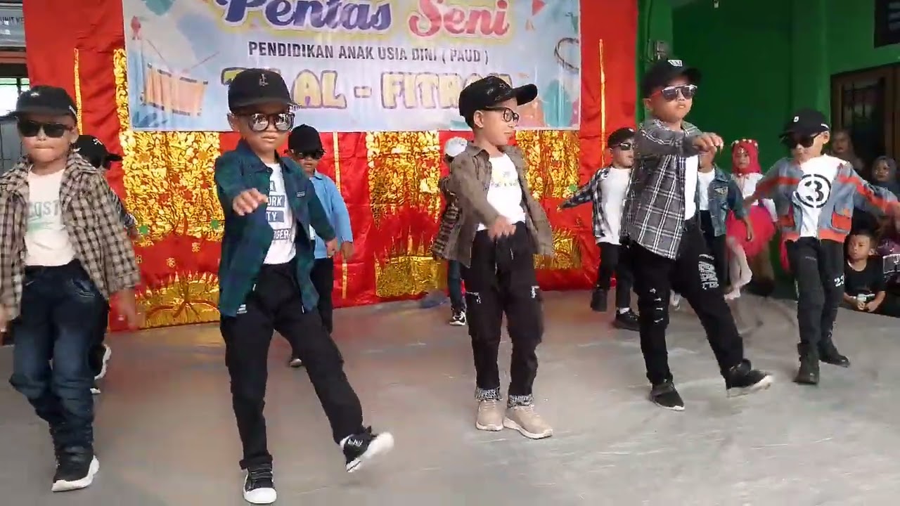 Pentas Seni dari kelas' B Aku Tampan dari TK Al -Fitrah Th 2025