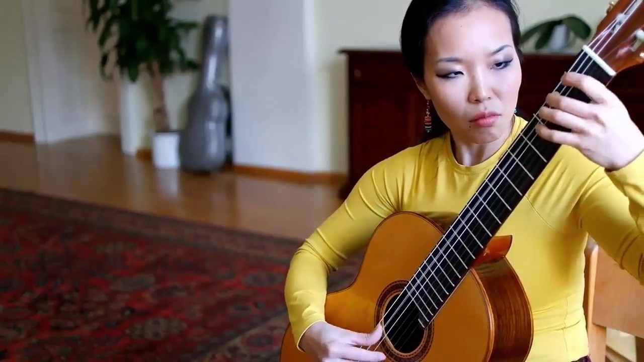 Thu Le Plays Legnani