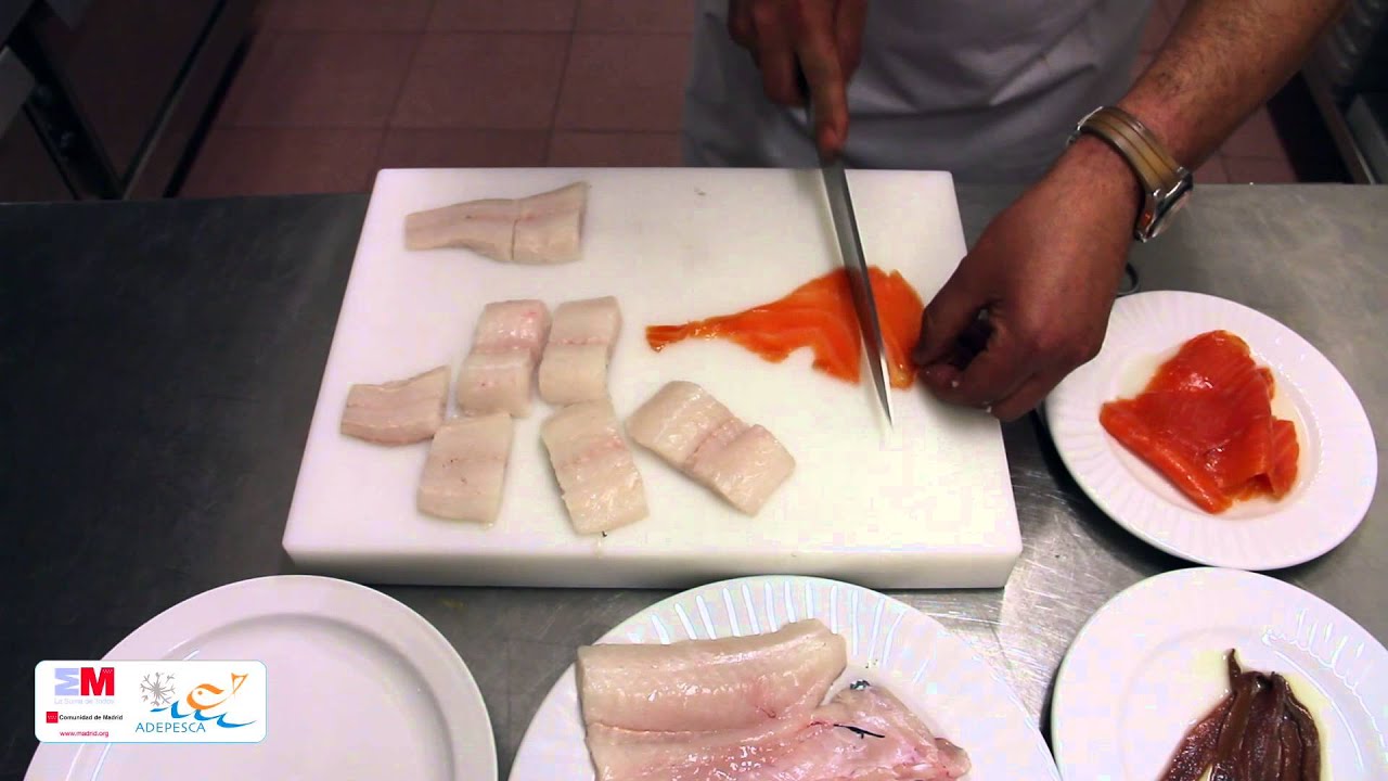 MERLUZA RELLENA DE AHUMADO CON SALSA MENIER
