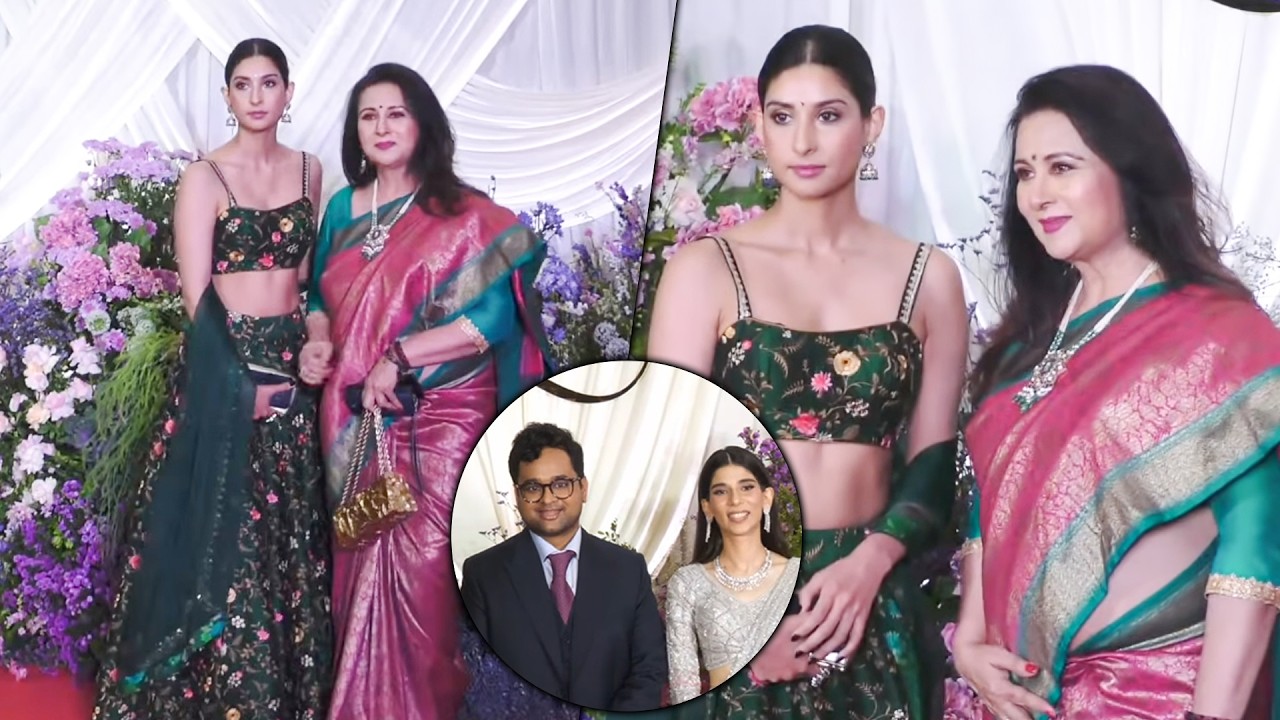 Poonam Dhillon & Paloma Dhillon - Abhishek Kothari & Eesha Barjatya's Reception | Rajshri Wedding