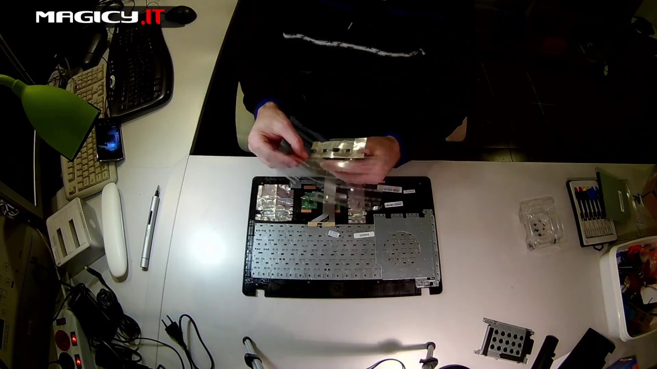 Asus X550C Disassembly, keyboard replacement