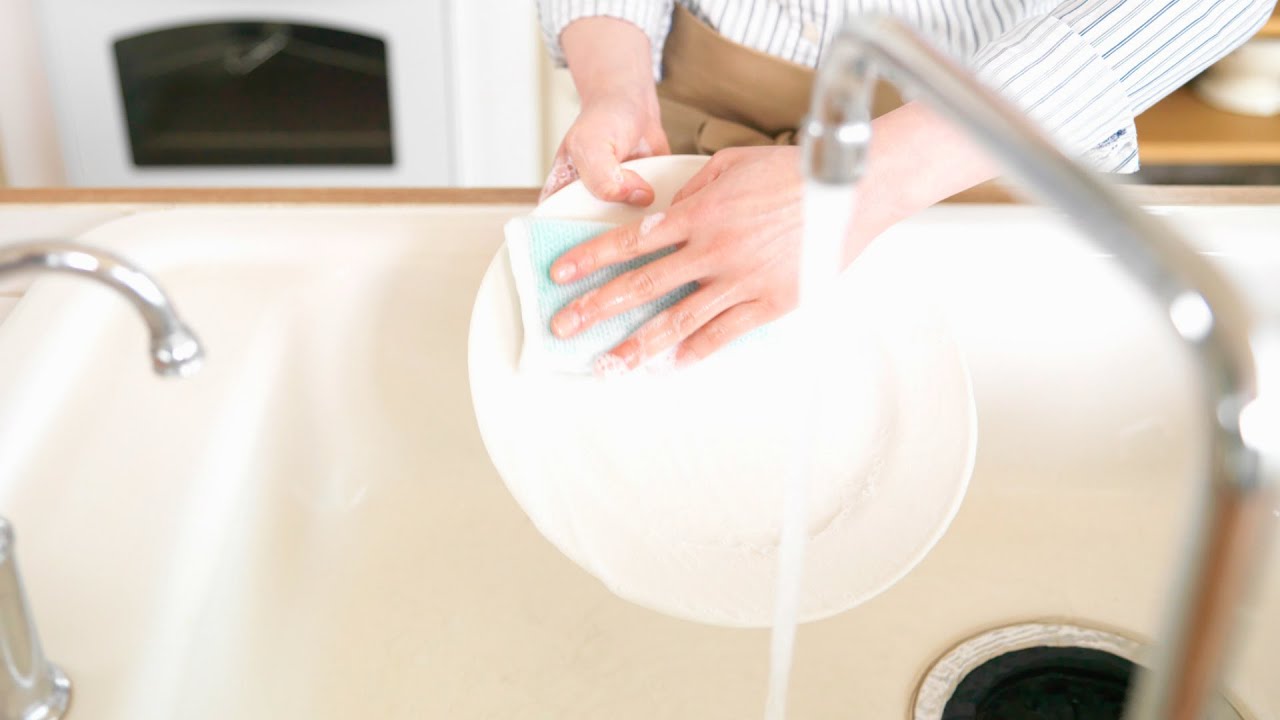 How To Clean The Dishes Properly