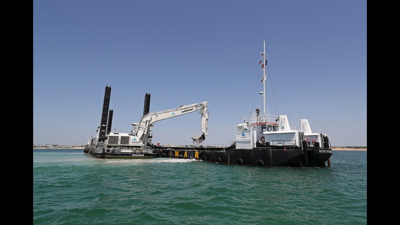 &Icirc;le d'Ol&eacute;ron : travaux de terrassement du port de la Cotini&egrave;re