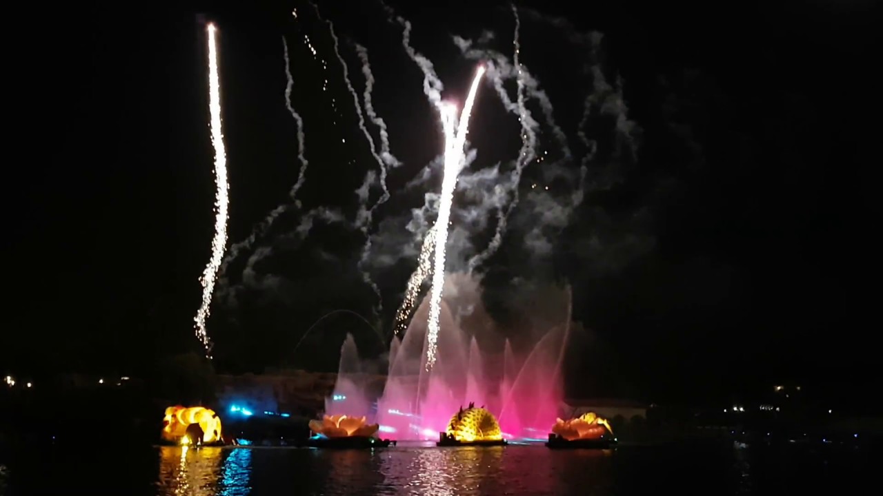 Fiestaventura en PortAventura World, espectáculo con fuegos artificiales
