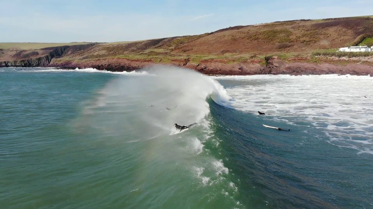 Surfing Manorbier 🏴󠁧󠁢󠁷󠁬󠁳󠁿