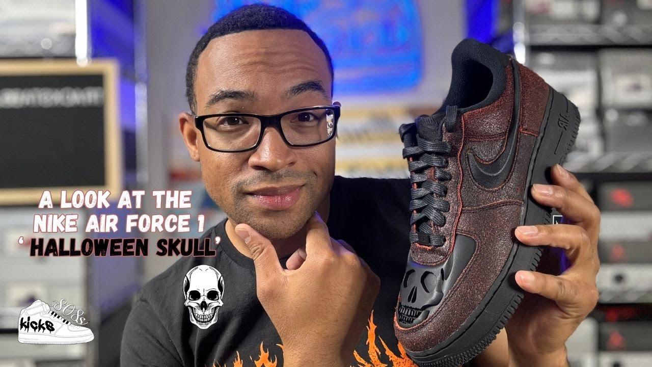 Взглянем на кроссовки Nike Air Force 1 'Halloween Skull'.
