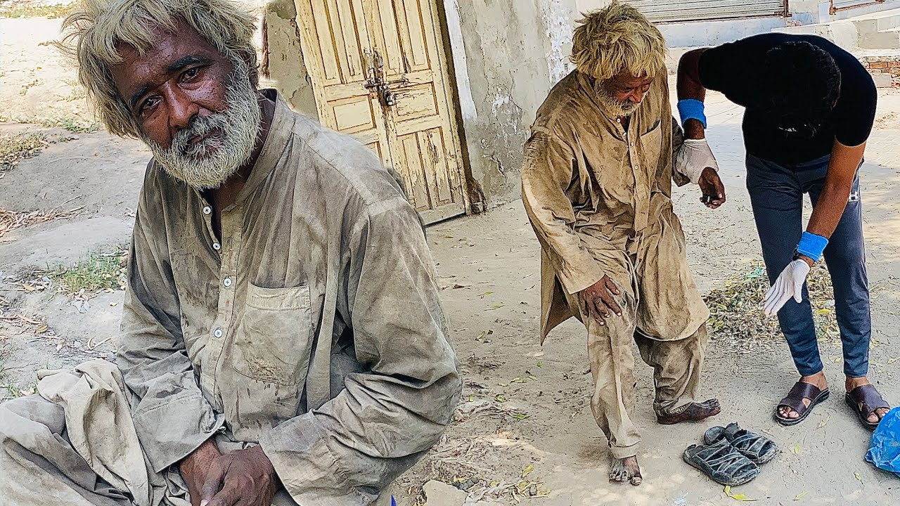 Heartwarming Transformation of 75-Year-Old Homeless Man | From Roadside to Respect