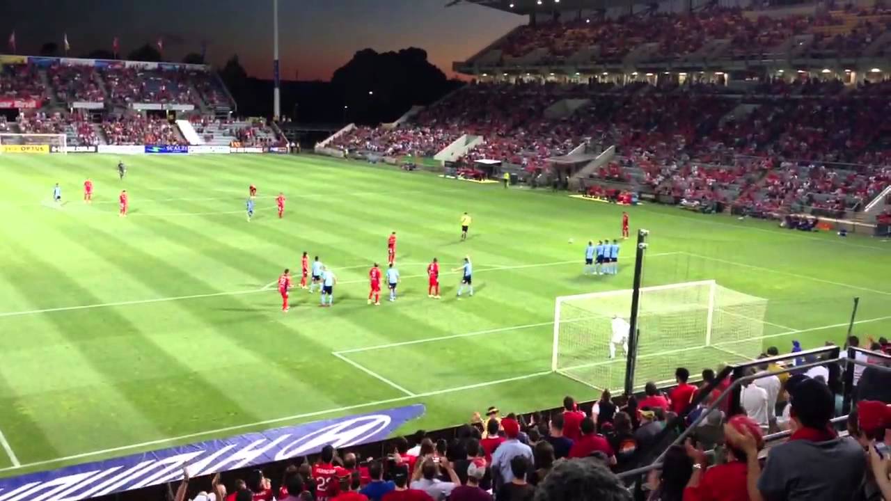 Dario Vidosic free kick NYE