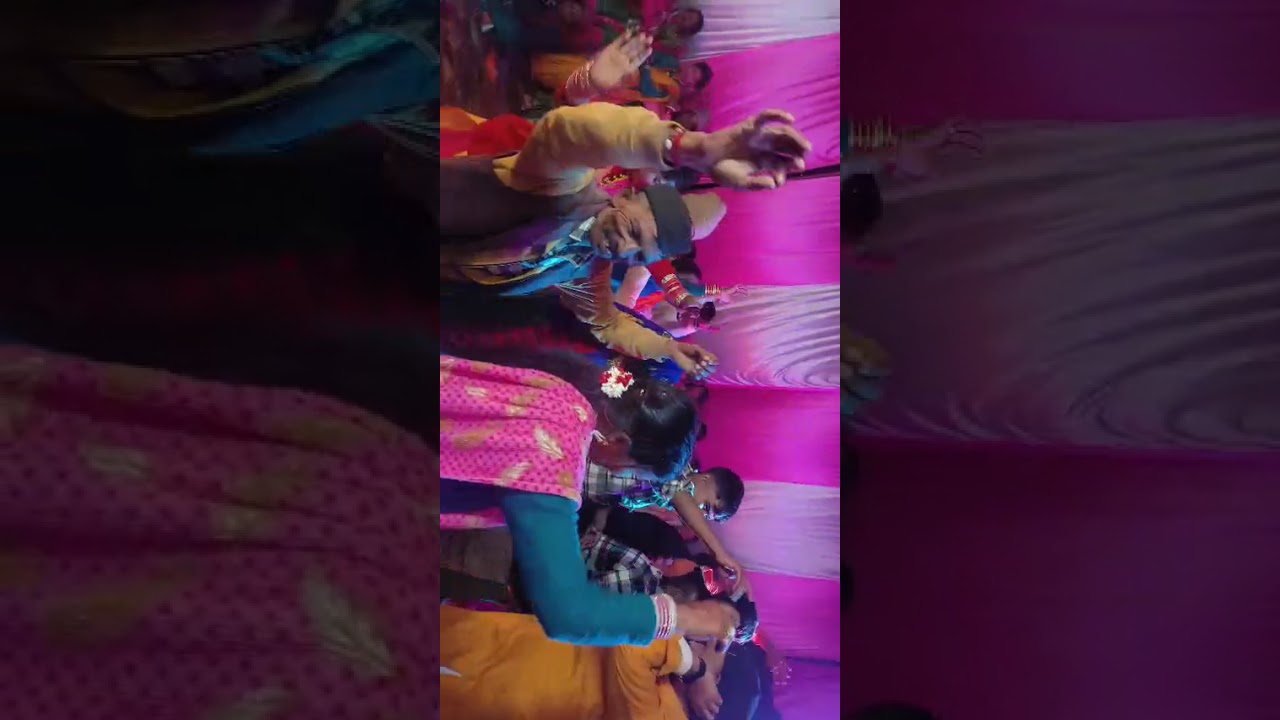 सीधे पहाड़ से पहाड़ की शान पहाड़ी डीजे में डांस करते हुए हमारे पहाड़ीलोग