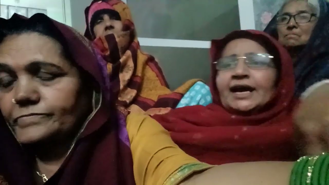 जबरदस्त जकड़ी गीत हे  ठाउ थी है बहू उठी कोन्या