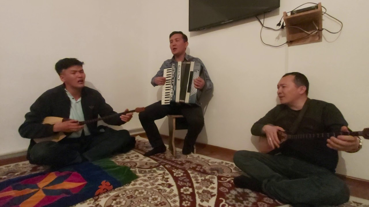 Нурикамал... 2 домбыра 1 аккордион