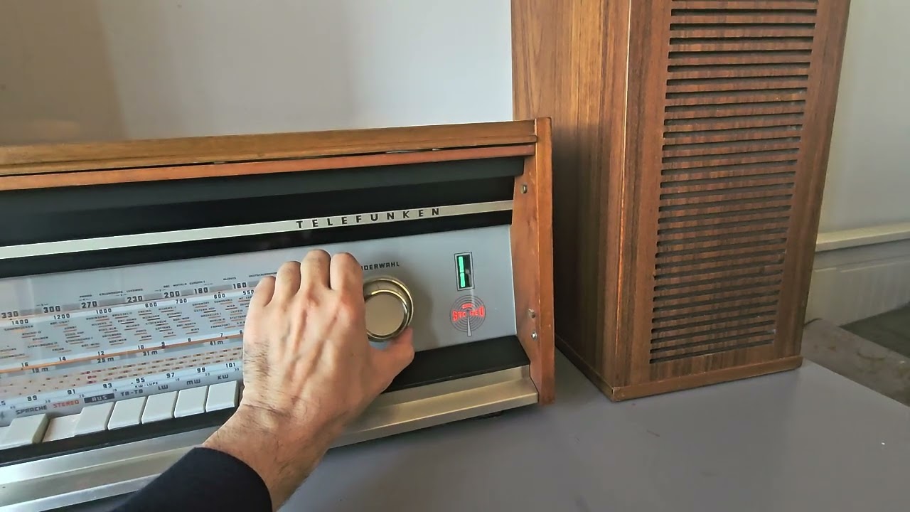 TELEFUNKEN OPUS 2550 for sale with 1 year warranty, visit our website: http://antique-radioshop.com