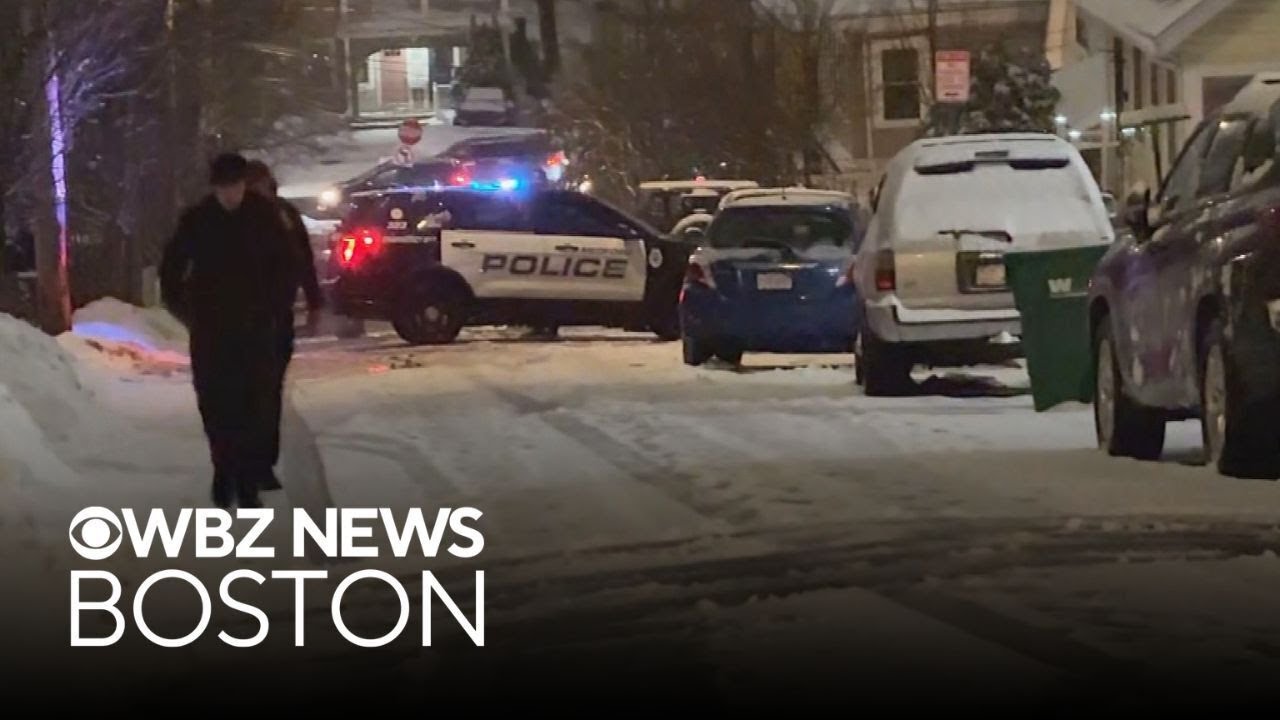 Snow, freezing rain make for messy evening commute