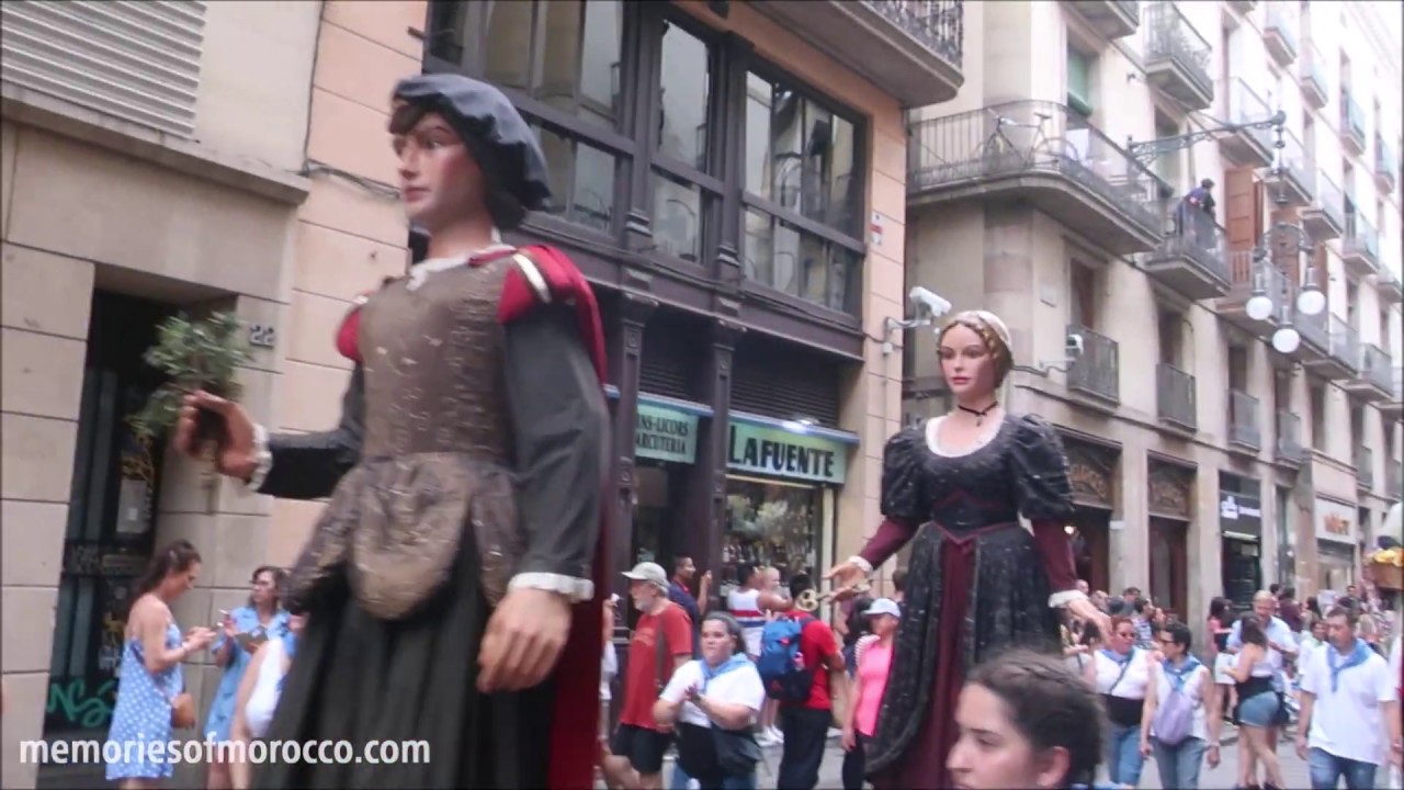 El Geant - Barcelona festival with giant dancing figures