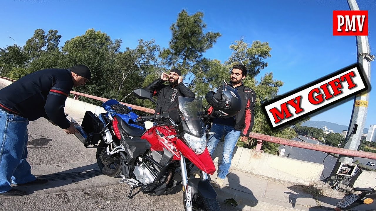 ZONGSHEN 200cc RX1 TEKKEN 250 BENELLI TNT 25 MOTORCYCLES  GOING FOR BREAKFAST WITH FRIENDS