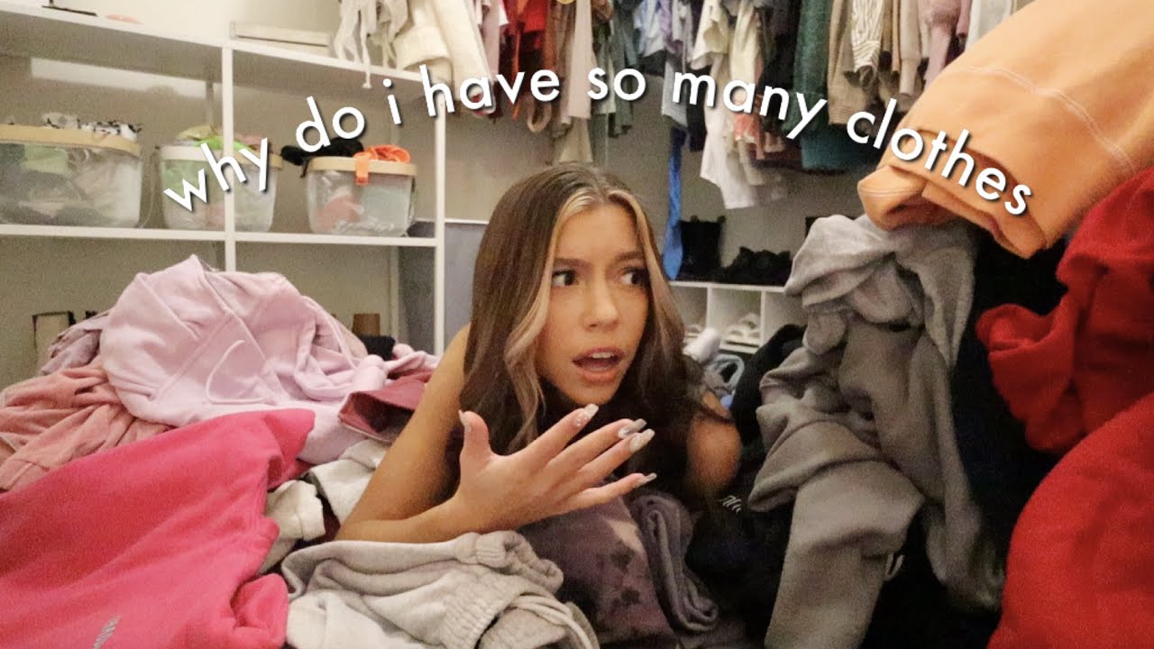 MASSIVE closet cleanout, reorganization and selling many clothes!! ~vlogmas day 16~