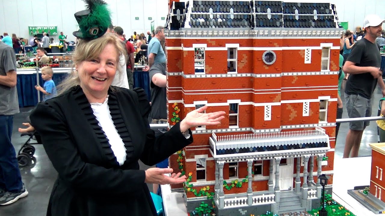 Huge LEGO Victorian Dollhouse with Full Interior!