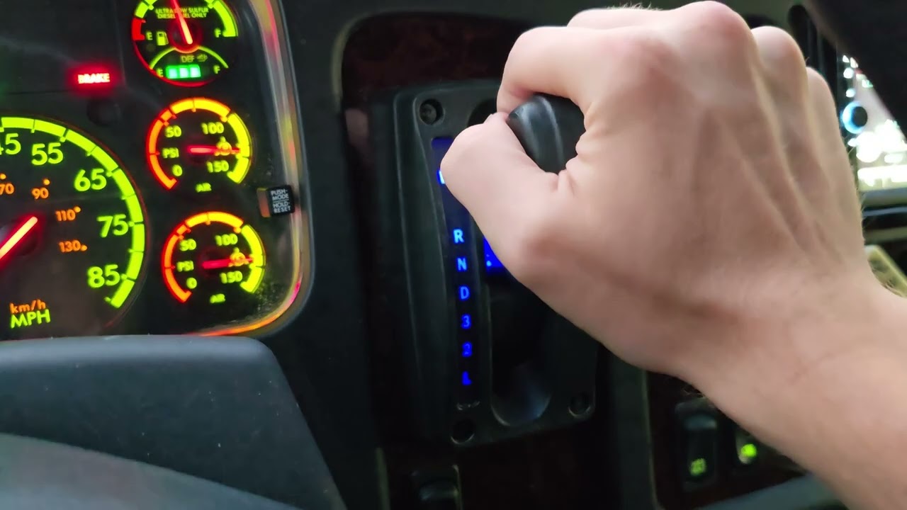 Как ускорить холостой ход автобуса Freightliner и как выполнить принудительную рекуперацию