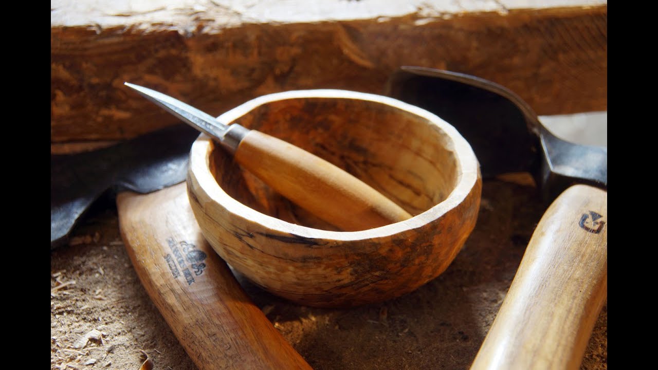 Wie man eine Schale aus Holz mit Handwerkzeugen schnitzen / carving bowl with hand tools