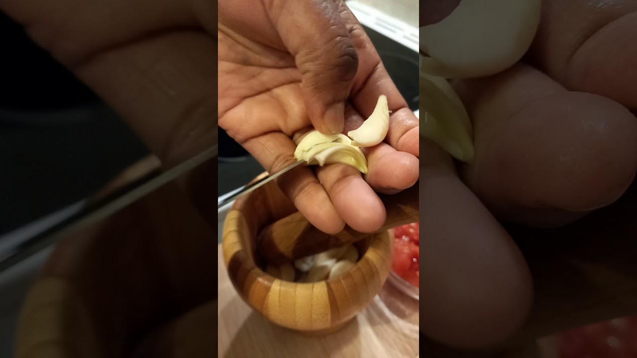 La Recette congolaise,facile, d'oseille avec le poisson fumé ( ngai ngai na mbisi ya ko kawuka)