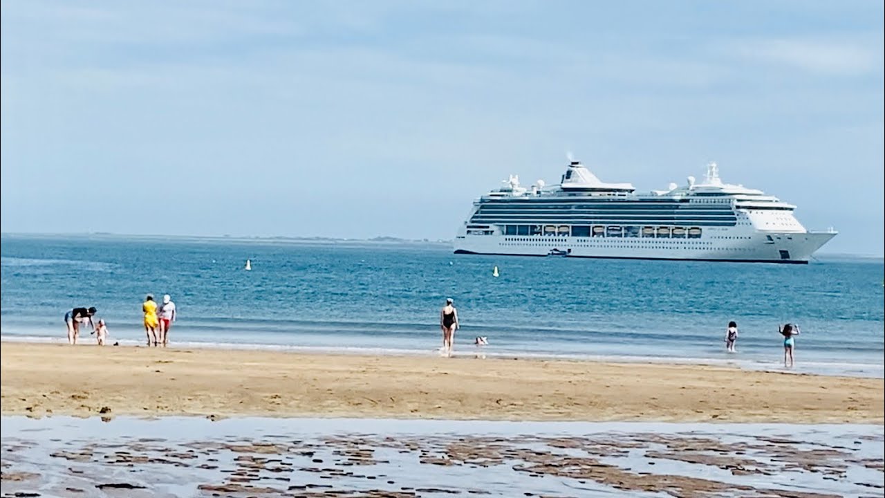 Exploring Dunmore East: The Strand Inn, Beachside Bliss, and Charming Town | Waterford, Ireland