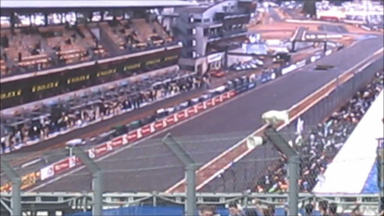 Johnny Herbert who runs at full speed in Le Mans in Mazda 787B