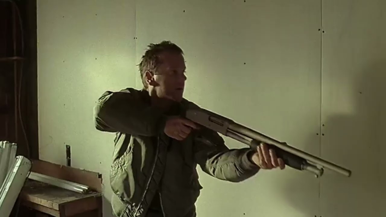 24 (2001&ndash;2010) Day 2: 11:00 a.m.-12:00 p.m. Jack kills a dog