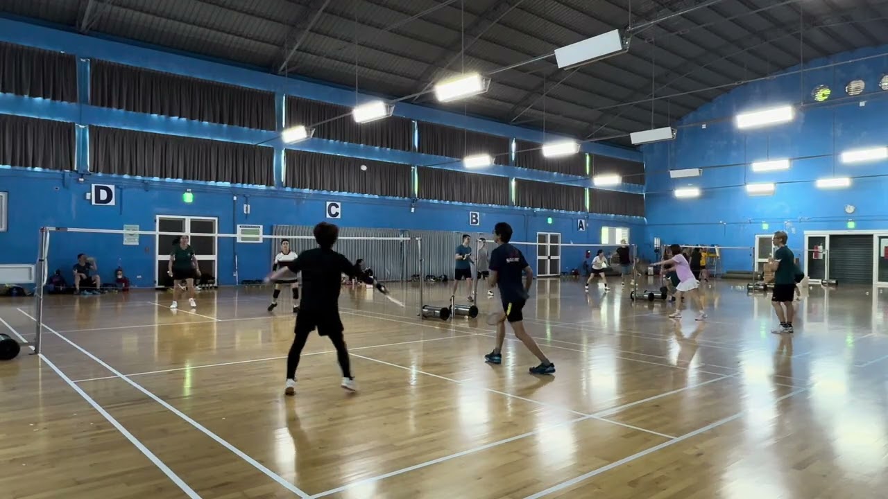 115/3/12 二四羽球團 靖涵 小函 vs 主任 Cat