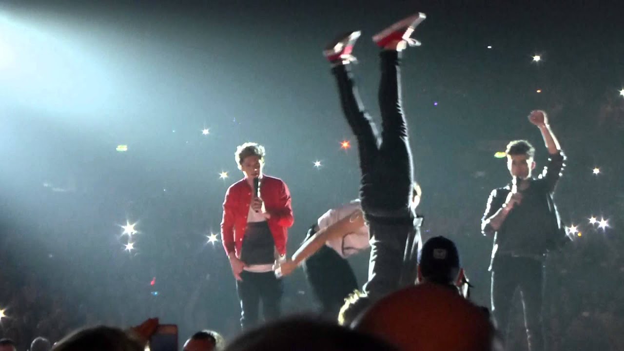 One Direction Birmingham 23/03/13 Evening Who can do the best handstand?